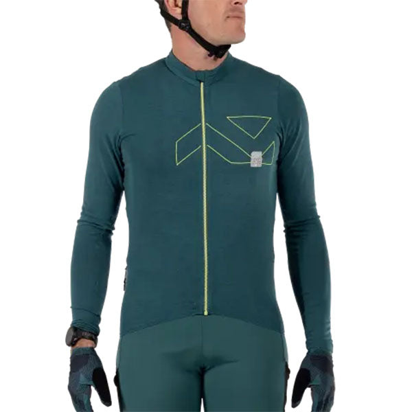 Detailed product image of Leatt, MTB Endurance 4.0 Long Sleeve Jersey in Black, Colors: Black, Lava, Teal, Sizes: 2-3, SKU: 5025103360
