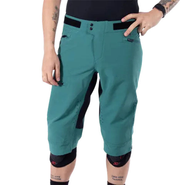Studio product image of Leatt, Enduro 3.0 Short (MTB) Mountain Bike in Loam, Colors: Black, Loam, Teal, Sizes: 28-40, SKU: 5025010345