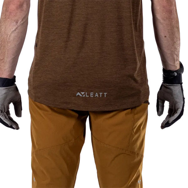 Product image of Leatt, Trail 1.0 Jersey (MTB) Mountain Bike in Loam, Colors: Black, Loam, Rust, Teal, Sizes: 2-3, SKU: 5025103905