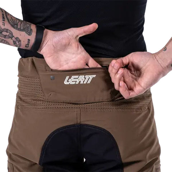 Detailed product image of Leatt, Enduro 3.0 Pant (MTB) Mountain Bike in Black, Colors: Black, Loam, Teal, Sizes: 28-40, SKU: 5025010304