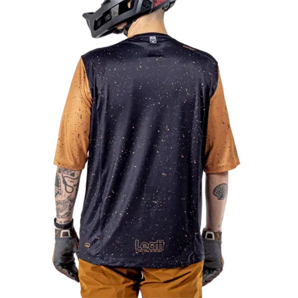 Studio product image of Leatt, Enduro 3.0 Jersey (MTB) Mountain Bike in Graphite, Colors: Black, Graphite, Pistachio, Rust, Sizes: 2-3, SKU: 5025010244