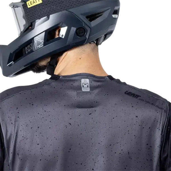 Studio product image of Leatt, Enduro 3.0 Jersey (MTB) Mountain Bike in Black, Colors: Black, Graphite, Pistachio, Rust, Sizes: 2-3, SKU: 5025010244