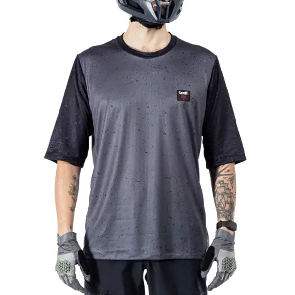 Detailed product image of Leatt, Enduro 3.0 Jersey (MTB) Mountain Bike in Black, Colors: Black, Graphite, Pistachio, Rust, Sizes: 2-3, SKU: 5025010244