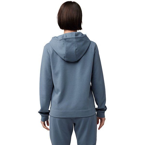 Close-up of Fox Head silicone logo on Heather Graphite Rise Pullover Hoodie (SKU: 34847-332)