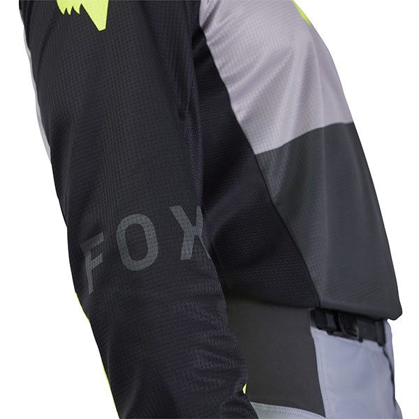Rear close-up of White/Red 180 Flow Jersey (SKU: 33702-019), showing stitching and graphics