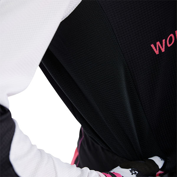 Interior label and fabric texture of Black/Pink 180 Digi Image Jersey (SKU: 33535-285)