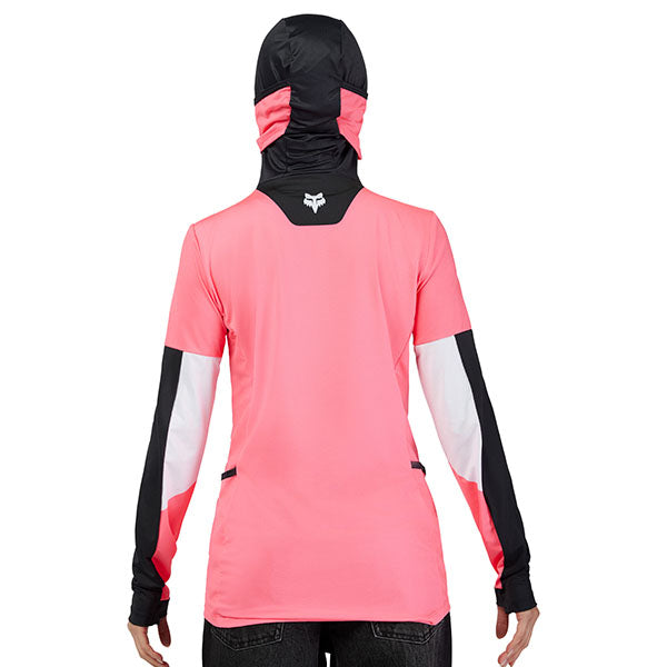 Close-up of integrated face buff and stretch collar on Pink jersey (SKU: 33547-170) for sun and debris protection