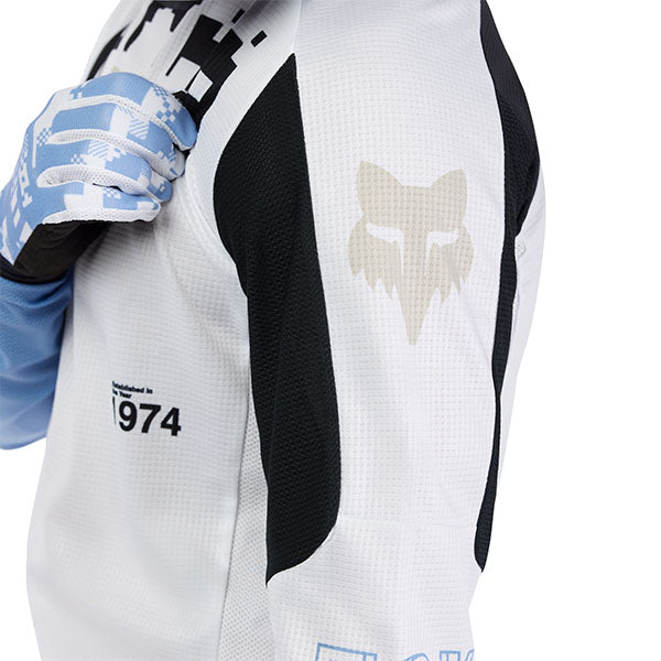 Close-up of sleeve graphics and stitching on White 180 Digi Image Jersey (SKU: 33535-008)