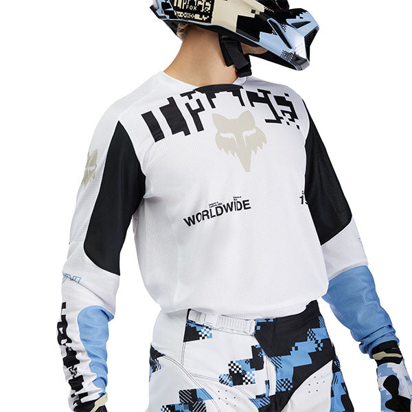 Detail of mesh collar and sleeve cuff on White 180 Digi Image Jersey (SKU: 33535-008)