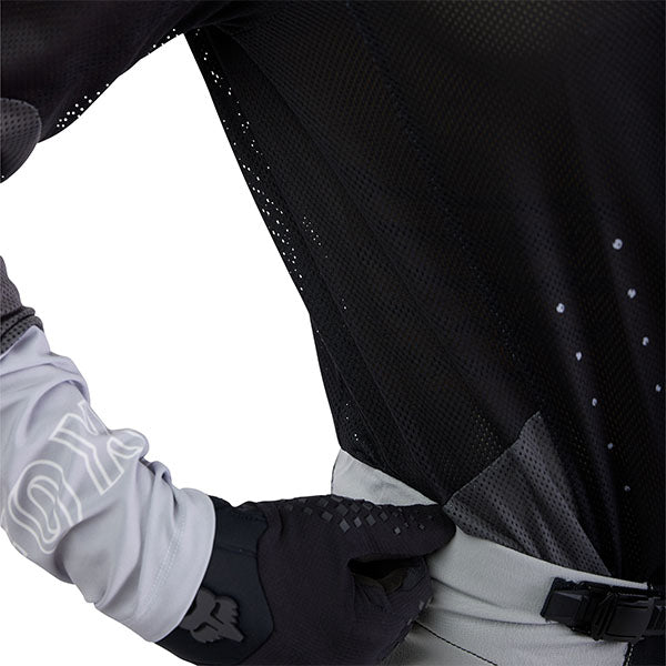 Interior label and stitching detail of Black/Grey Ranger Air Off Road Jersey (SKU: 33537-001)