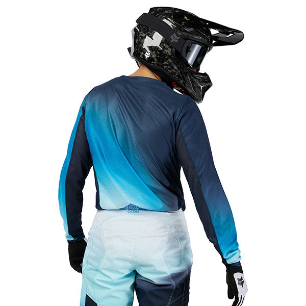 Detail of mesh collar and sleeve cuff on Teal 180 Air Haze Jersey (SKU: 33536-329)