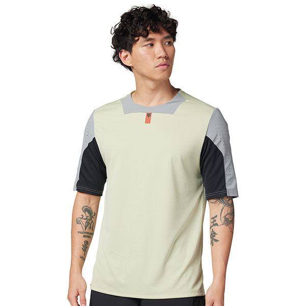 Product image of Fox Racing - Defend Jersey (MTB) SKU:32363-001-XL | Sizes: SM, MD, LG, XL, 2XL | Designed for Mountain Bike, BMX and E-Bike riders | Available at BTO Sports