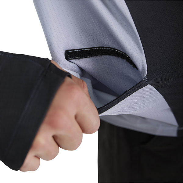 Detail of integrated buff and collar on Steel Grey Ranger Drive Jersey (SKU: 33538-172)