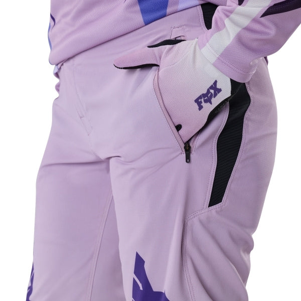 Fox Racing Ranger Foundry Pants (MTB) (Womens) in Lavender Drift, close-up of the ratcheting waist closure, with the ratcheting waist adjuster, stretch yoke, shaped hip panel, and reinforced knee or thigh material. Available options—Color: Lavender Drift; Size: 2, 4, 6, 8, 10, 12, 14, 16. SKU 40212-F07-8. UPC 198571115527.