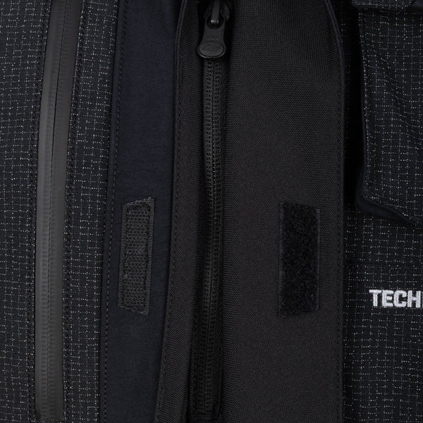 Clean studio shot of Klim Badlands Pro A3 Jacket; showing outer material, seams, and closures; SKU 4101-002-120-000; Colors: Black, Rifle Green/Oil Green