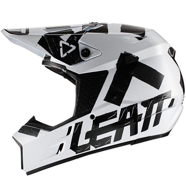 Detailed product image of Leatt, Moto 3.5 V22 Helmet in Red, Colors: Black, Ghost, Red, Royal, White, Sizes: 2-2, SKU: 1022010201
