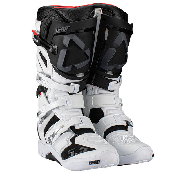 Detailed product image of Leatt, 5.5 Flexlock Boots in Red, Colors: Black, Forge, Red, White, Sizes: 7-13, SKU: 3023050102