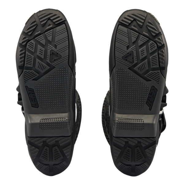 Leatt Moto 4.5 HydraDri Evo boots in White, bottom view showing the tread pattern on both soles