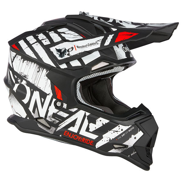 Studio image highlighting O'Neal, 2 Series Glitch V.23 Helmet (Youth), SKU 0200-262, color options Black/White, Multi, sizes Y-SM, Y-MD, Y-LG