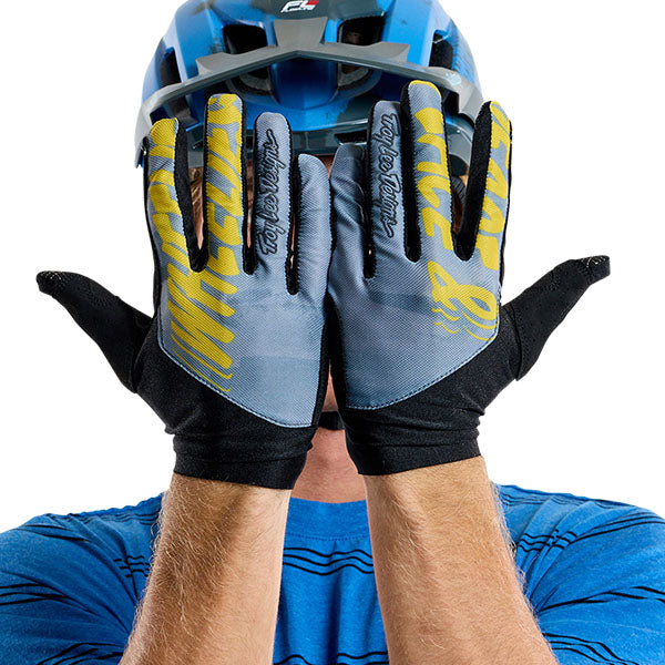Product image of Troy Lee Designs - Flowline Peace-Up Glove (MTB) SKU:442502014 | Sizes: SM–XL | Designed for Mountain Bike, BMX and E-Bike riders | Available at BTO Sports