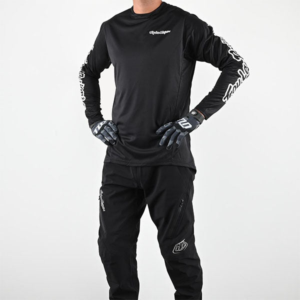 Product image of Troy Lee Designs - Resist Pant (MTB) SKU:211785005 | Colors: Blk | Sizes: 30–40 | Designed for Mountain Bike, BMX and E-Bike riders | Available at BTO Sports