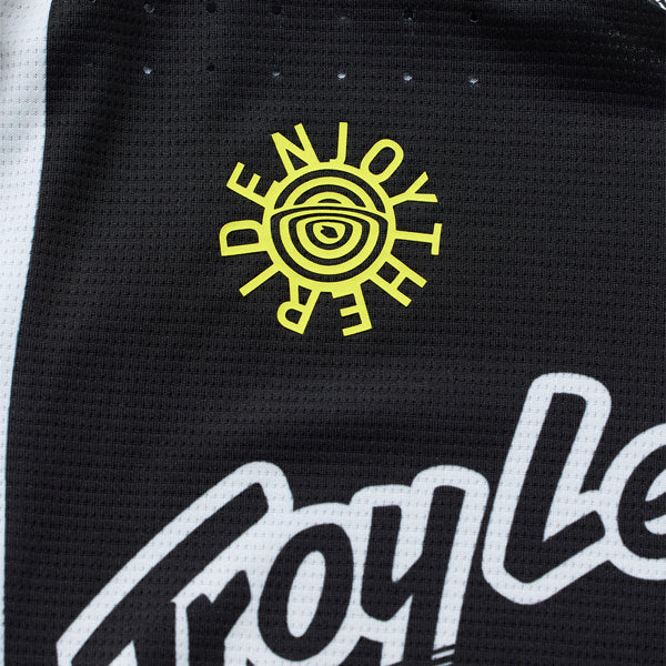 High-resolution studio image of Troy Lee Designs - SE Pro Roam Jersey; showing fabric texture, panel layout, and graphics; SKU 3017720; Sizes: S-2XL