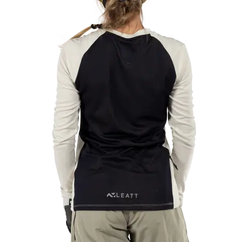 Studio product image of Leatt, Trail 3.0 Jersey Womens (MTB) Mountain Bike in Coral, Colors: Black, Coral, Lagoon, Stone, Sizes: 2-2, SKU: 5025107403