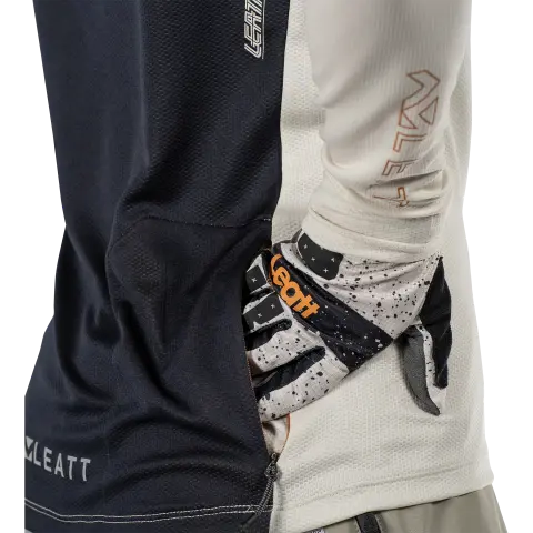 Studio product image of Leatt, Trail 3.0 Jersey Womens (MTB) Mountain Bike in Coral, Colors: Black, Coral, Lagoon, Stone, Sizes: 2-2, SKU: 5025107403
