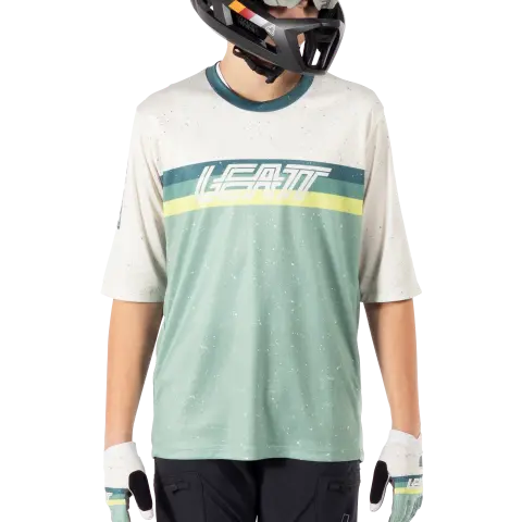 Product image of Leatt, Enduro 3.0 Jersey (Youth) (MTB) Mountain Bike in Black, Colors: Black, Pistachio, Rust, Sizes: Y-LG, Y-MD, Y-SM, Y-XL, SKU: 5025108422