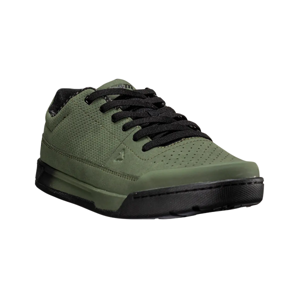 Product photo showing Leatt, Flat 2.0 Shoe in Stealth, Colors: Loam, Stealth, Sizes: 8-105, SKU: 3024320248