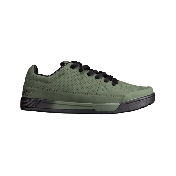 Product photo showing Leatt, Flat 2.0 Shoe in Stealth, Colors: Loam, Stealth, Sizes: 8-105, SKU: 3024320248