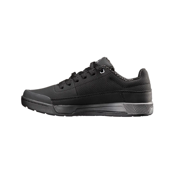 Studio product image of Leatt, Flat 2.0 Shoe in Loam, Colors: Loam, Stealth, Sizes: 8-105, SKU: 3024320248