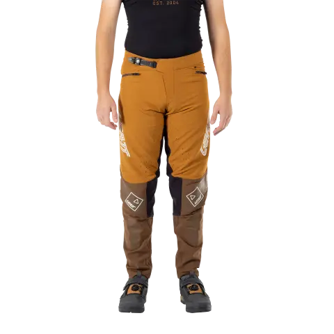 Product image of Leatt, Gravity 4.0 Pant (MTB) Mountain Bike in Stealth, Colors: Peanut, Stealth, Teal, Sizes: 2-3, SKU: 5025010680
