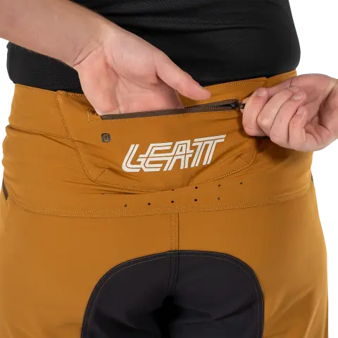 Studio product image of Leatt, Gravity 4.0 Pant (MTB) Mountain Bike in Stealth, Colors: Peanut, Stealth, Teal, Sizes: 2-3, SKU: 5025010680