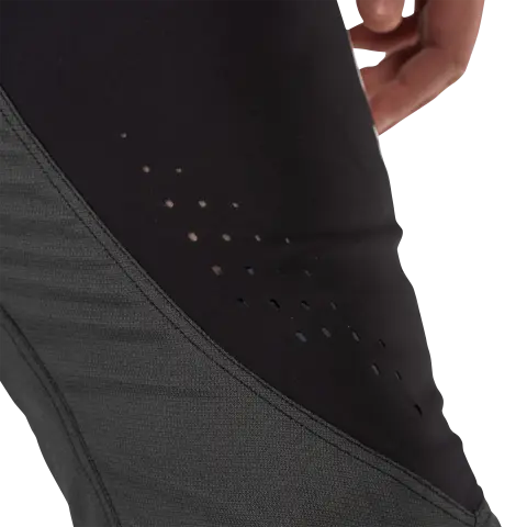 Product photo showing Leatt, Gravity 5.0 Pant (MTB) Mountain Bike, Colors: Black, Mojito, White, Sizes: 2-3, SKU: 5025010605
