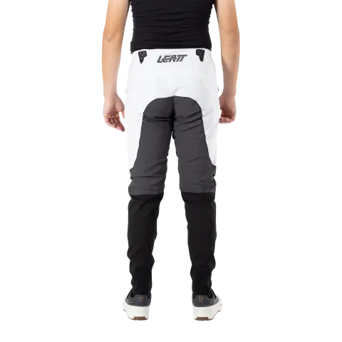 Studio product image of Leatt, Gravity 5.0 Pant (MTB) Mountain Bike in Black, Colors: Black, Mojito, White, Sizes: 2-3, SKU: 5025010605