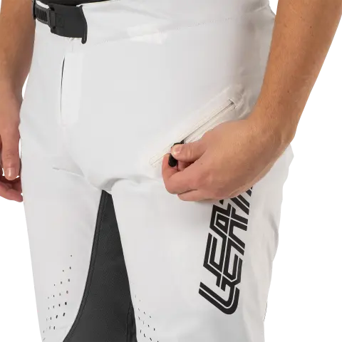 Studio product image of Leatt, Gravity 5.0 Pant (MTB) Mountain Bike in Black, Colors: Black, Mojito, White, Sizes: 2-3, SKU: 5025010605