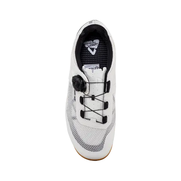 Studio product image of Leatt, ProClip Endurance 6.0 Shoe in Black, Colors: Black, White, Sizes: 6-115, SKU: 3025106204