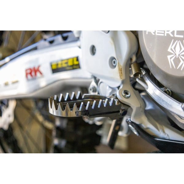 Pro Taper Titanium Footpegs, 99-22 Yamaha, SKU ptr022151.