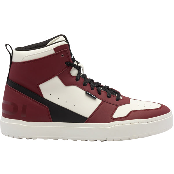 High-resolution studio image of Sidi - Lynx Riding Shoes; showing overall shape and visible design details; SKU 2350000541