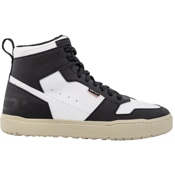 Clean studio shot of Sidi - Lynx Riding Shoes; showing overall shape and visible design details; SKU 2350000541; Colors: Black, Black/Dark Red, Black/White