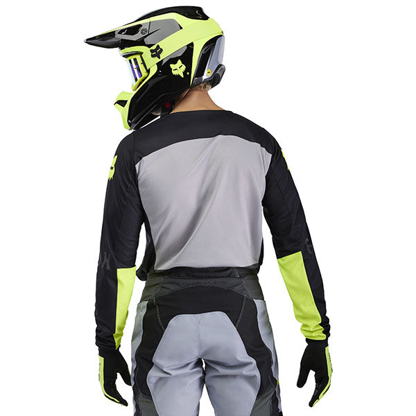 Close-up of collar and shoulder seam on White/Red 180 Flow Jersey (SKU: 33702-019)