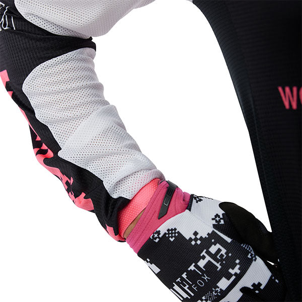 Rear mesh panel detail of Black/Pink 180 Digi Image Jersey (SKU: 33535-285)