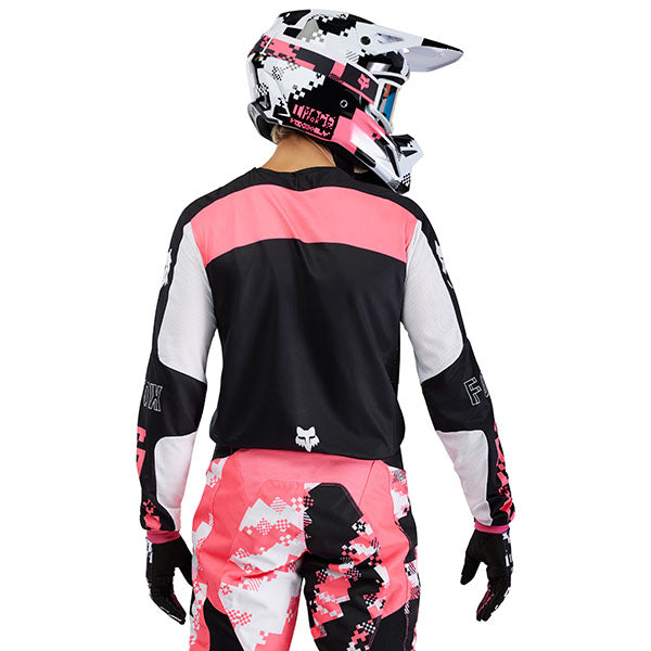 Detail of mesh collar and sleeve cuff on Black/Pink 180 Digi Image Jersey (SKU: 33535-285)