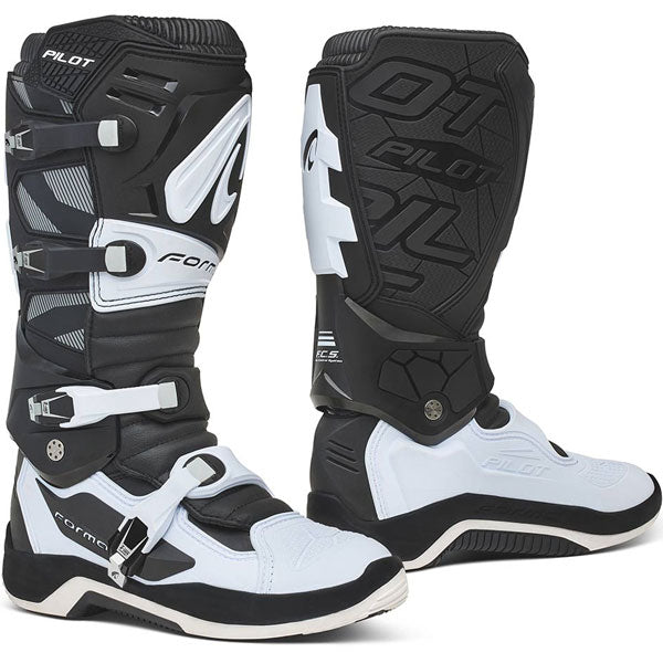 Forma - Pilot Boot